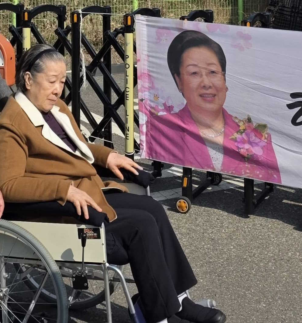 BREAKING: #ReleaseTheMotherOfPeace Trends Worldwide – Half the Planet Burns in War. Act Now! 